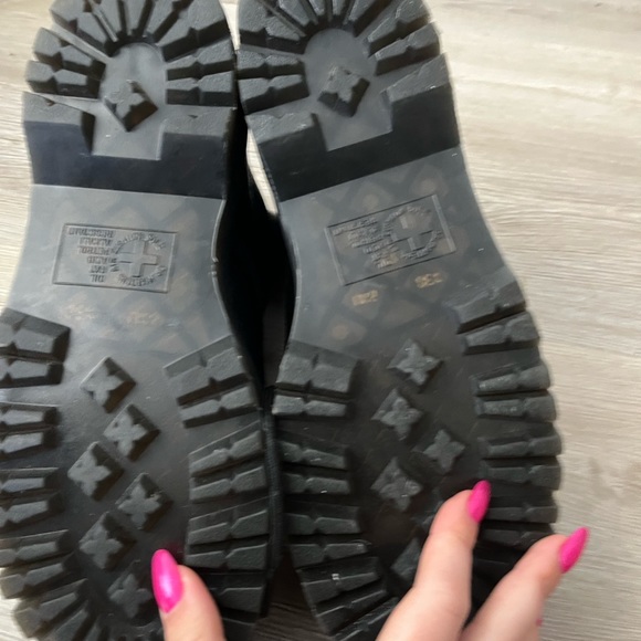 Sinclair milled nappa leather boots - Picture 3 of 9